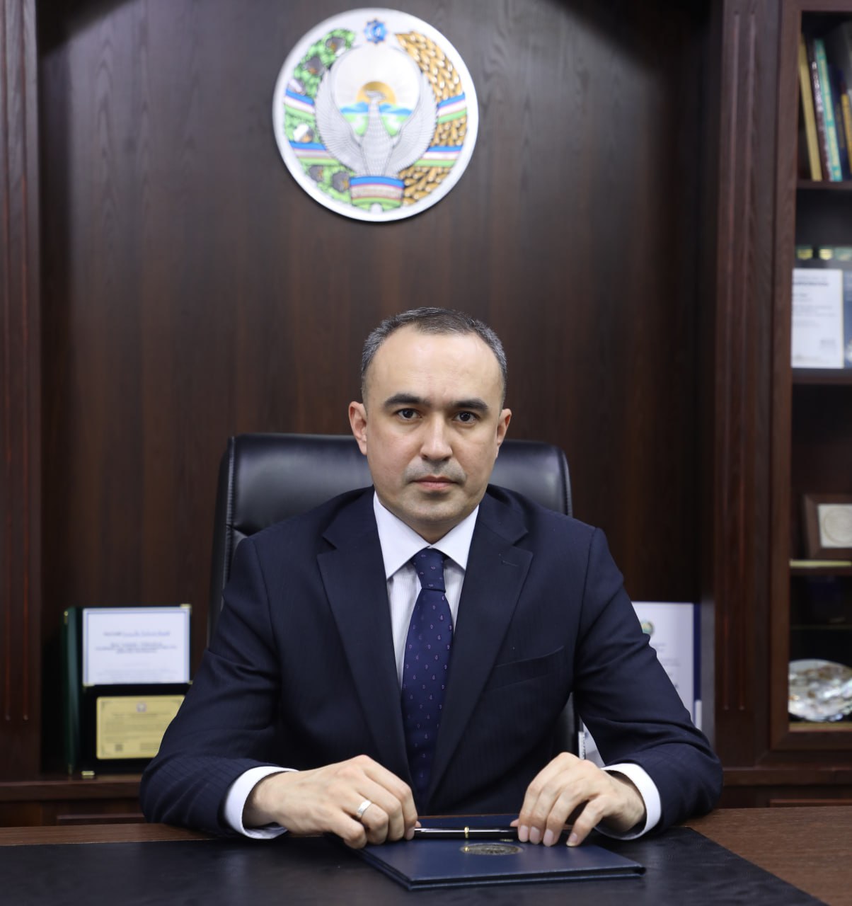 Greetings from the rector of the Kamoliddin Behzod National Institute of Art and Design to the institute's employees, professors, teachers, and students on the occasion of the "New Year's Holiday"!