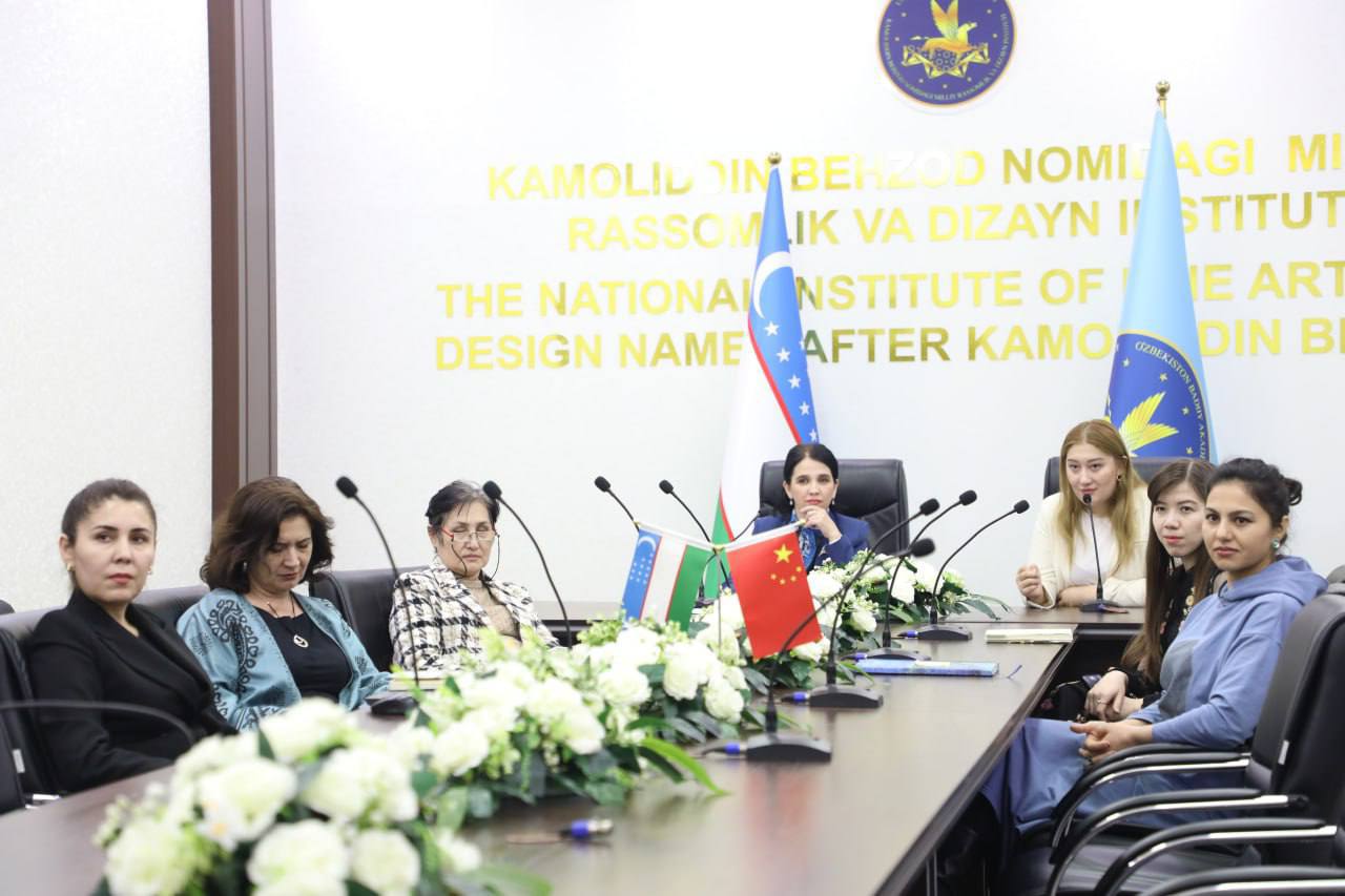 Kamoliddin Behzod nomidagi Milliy rassomlik va dizayn institutida Chjetszyan universiteti  San’at va arxeologiya instituti delegatsiyasi Zoom platformasi orqali onlayn uchrashuv bo‘lib o‘tdi.