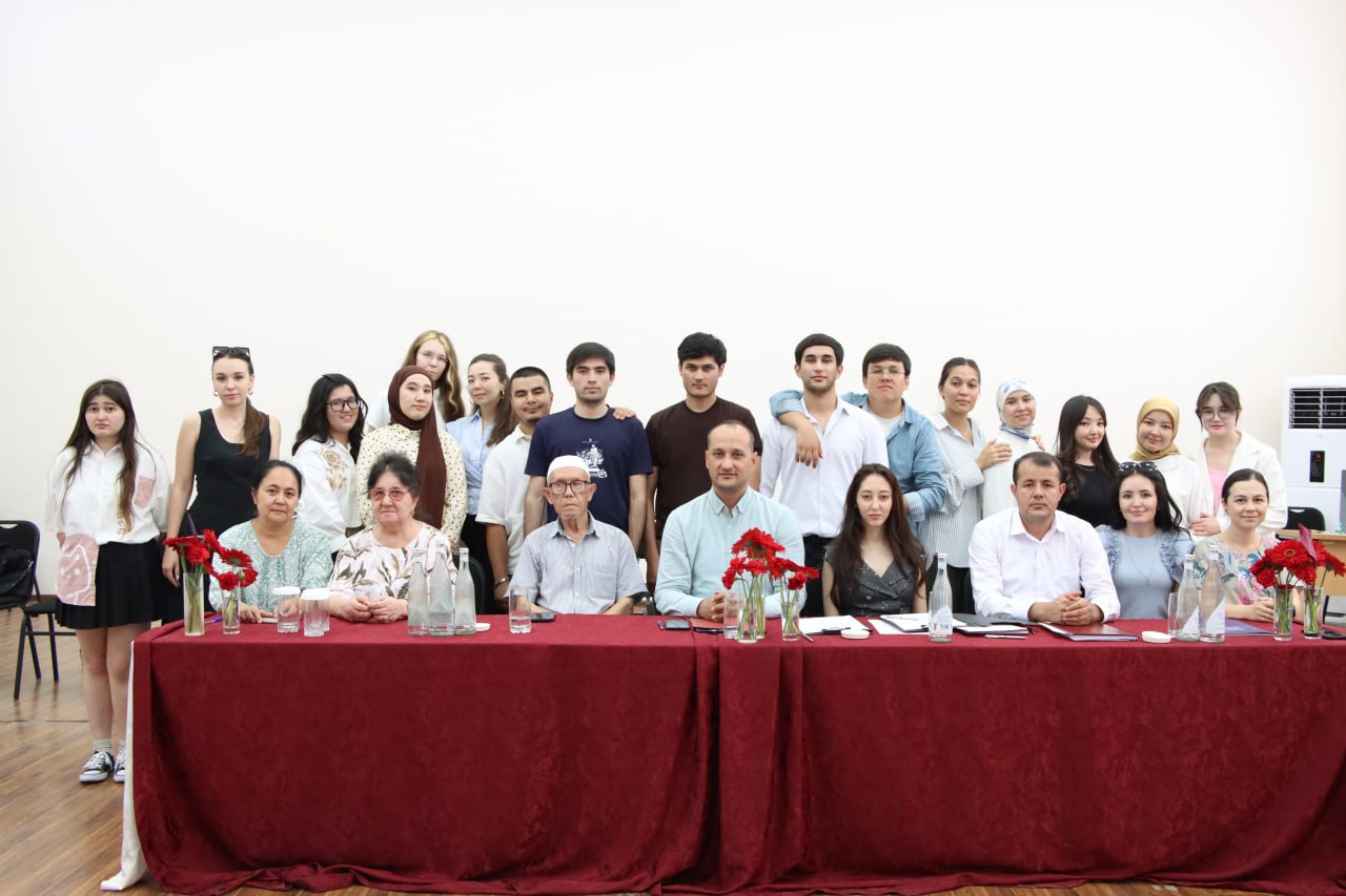 卡莫利丁·贝赫佐德国立艺术与设计学院2025—2026学年毕业生毕业资格论文（创作）答辩工作正在持续进行。
