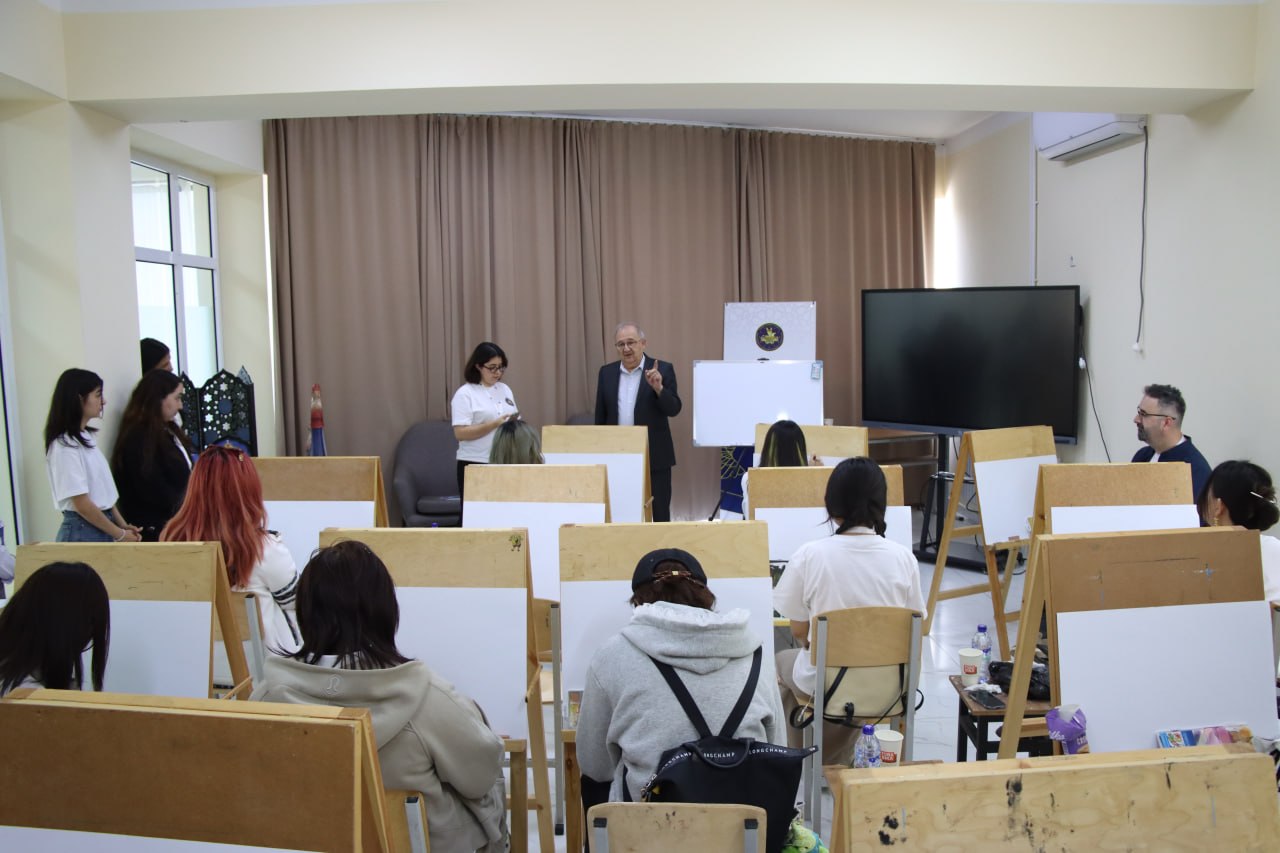 Kamoliddin Behzod nomidagi Milliy rassomlik va dizayn institutida “Spring School 2026” xalqaro bahorgi maktab loyihasi doirasida navbatdagi amaliy mashg'ulot tashkil etildi!