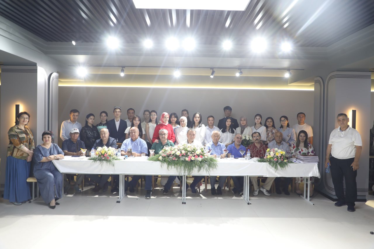 卡莫利丁·贝赫佐德国立艺术与设计学院正在举行2025—2026学年硕士毕业生毕业资格论文（创作）答辩