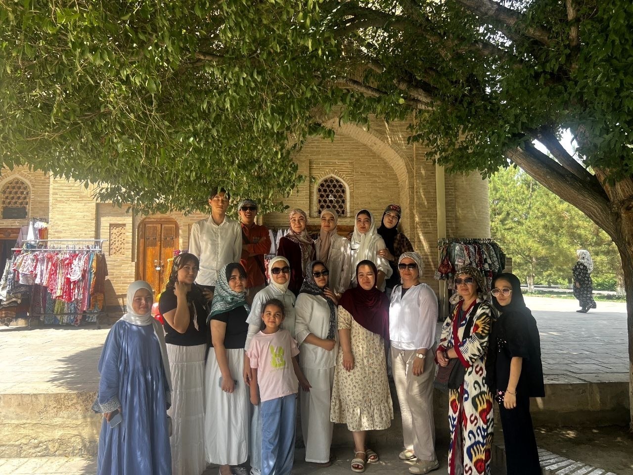 Students of the Kamoliddin Behzod National Institute of Art and Design took part in a practical training trip to the city of Bukhara.