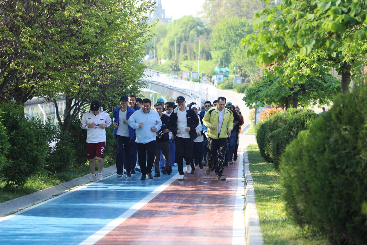 卡莫利丁·貝赫佐德國立藝術與設計學院已將每週的每個星期六定為“運動日”，學院的管理人員和員工已開始參加大規模的體育鍛煉課程！