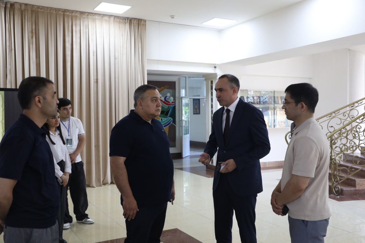 Kamoliddin Behzod nomidagi Milliy rassomlik va dizayn institutida “Karyera kuni” doirasida iqtidorli talabalarning startap loyihalari taqdimoti bo‘lib o‘tdi!