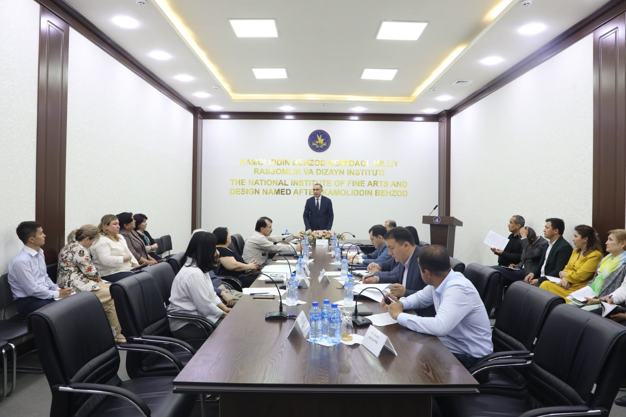 卡莫利丁·贝佐德国立艺术与设计学院举行了 2025/2026 学年四月份的学院委员会会议。