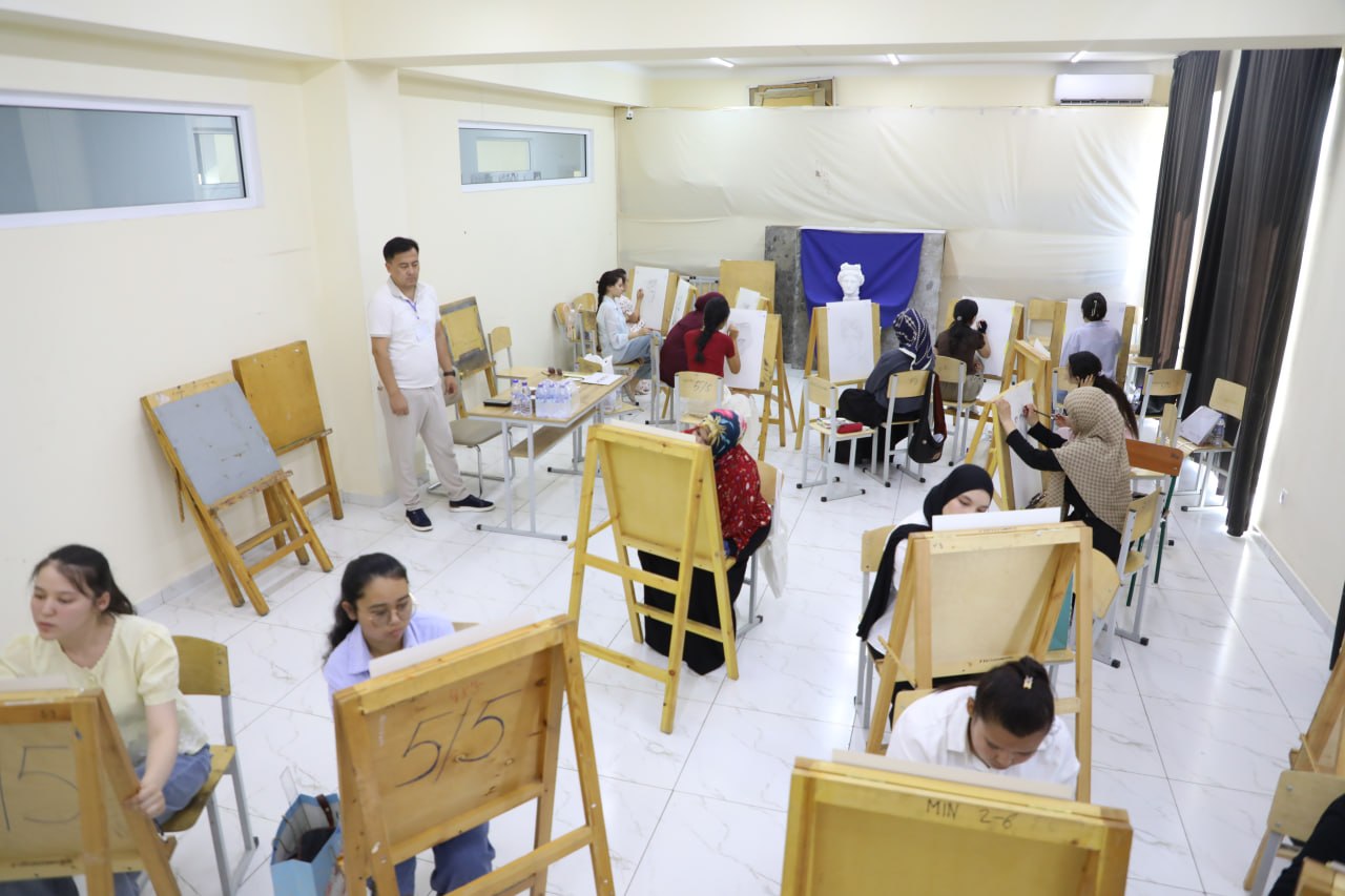 Professional (creative) entrance examinations are continuing at the Kamoliddin Behzod National Institute of Art and Design.
