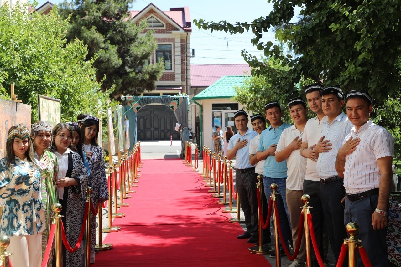卡莫利丁·贝佐德国立艺术与设计学院隆重举行了“民族服饰日”盛大庆祝活动！